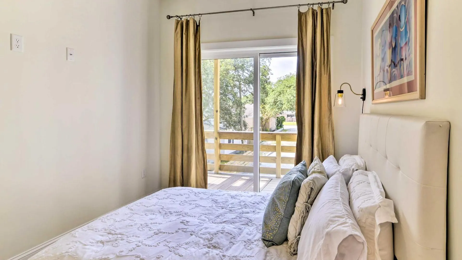 Private Beachfront Modern Villa Norfolk Holiday home